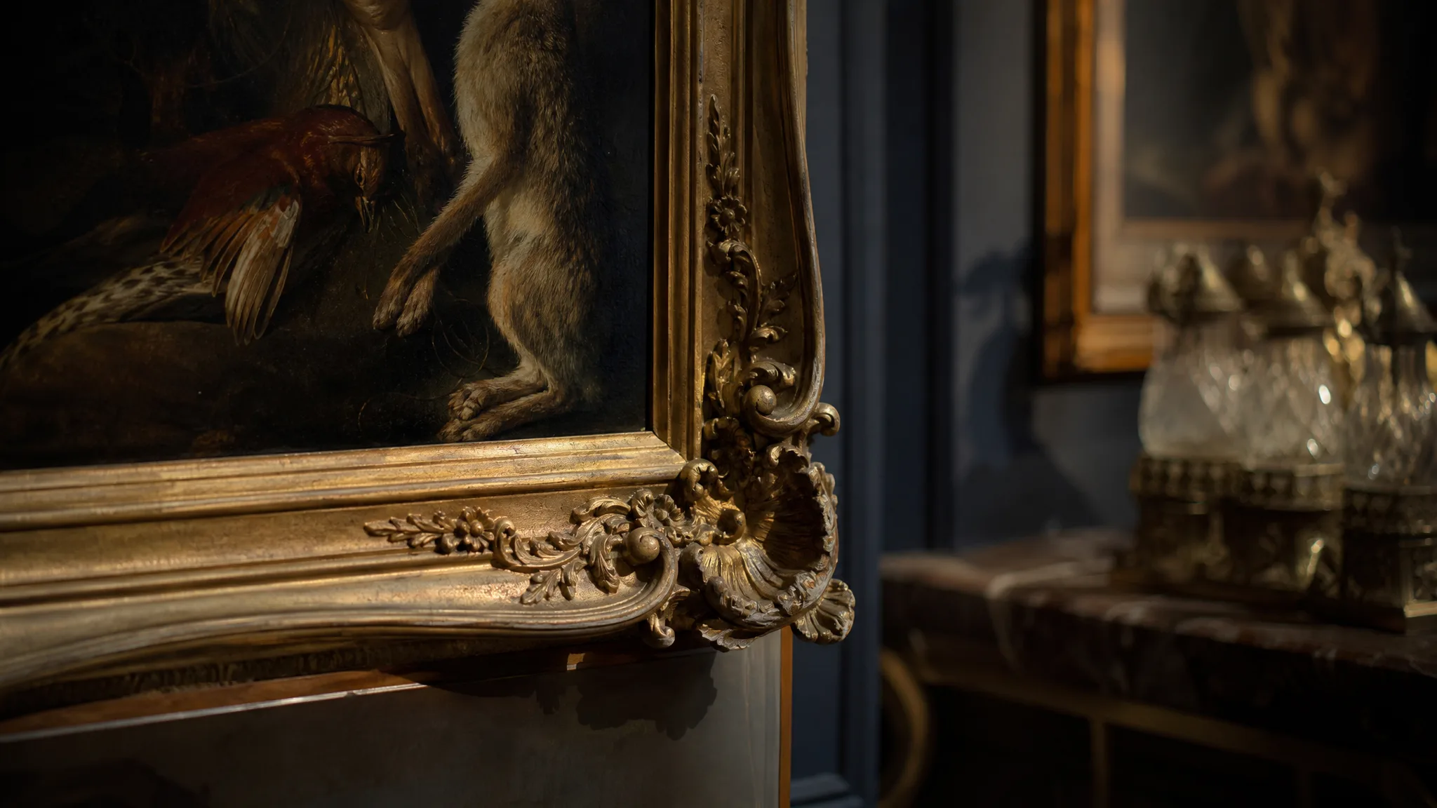 Tableau de chasse ancien : nature morte au gibier dans son cadre doré