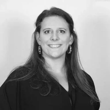 Portrait de Mathilde de Coniac, commissaire-priseur chez Millon